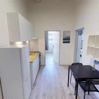 Pronájem bytu 2+1 36 m² Brno, Hybešova