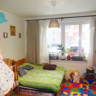 Prodej bytu 1+kk a garzoniéry 30 m² Praha, Sazovická