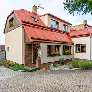 Prodej rodinného domu 148 m² Praha, Nad stanicí