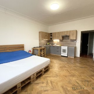 Pronájem bytu 1+kk a garsoniéry 30 m² Šternberk, ČSA