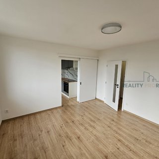 Pronájem bytu 2+1 45 m² Hodonín, Vřesová