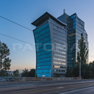 Pronájem kanceláře 1 101 m², Jankovcova