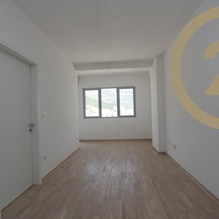Prodej bytu 5+1 a více 46 m² v Černé Hoře