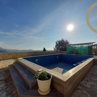 Prodej vily 540 m² v Černé Hoře