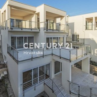 Prodej rodinného domu 386 m² v Chorvatsku