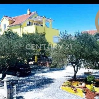 Prodej rodinného domu 360 m² v Chorvatsku
