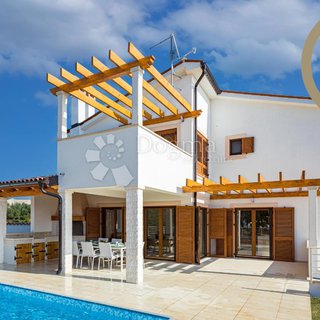 Prodej rodinného domu 345 m² v Chorvatsku