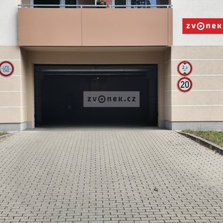 Pronájem garáže 15 m² Zlín, Dřevnická