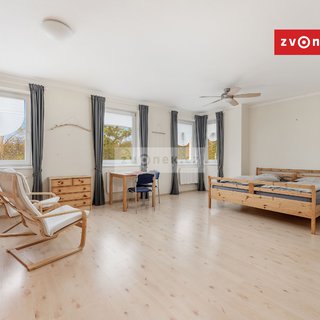 Prodej bytu 1+kk a garzoniéry 40 m² Praha, Záběhlická