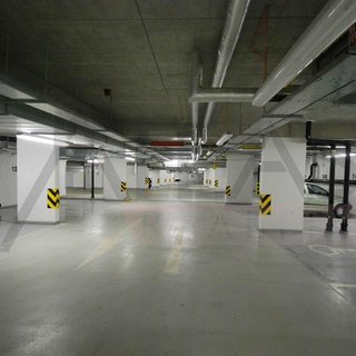 Pronájem parkovacího místa 16 m² Praha, 
