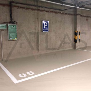 Pronájem parkovacího místa 14 m² Praha, 