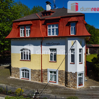 Prodej rodinného domu 290 m², Dobrovského