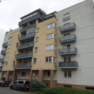 Pronájem bytu 1+kk a garzoniéry 35 m² Hradec Králové, Labská louka