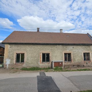 Prodej rodinného domu 120 m² Lochenice, 