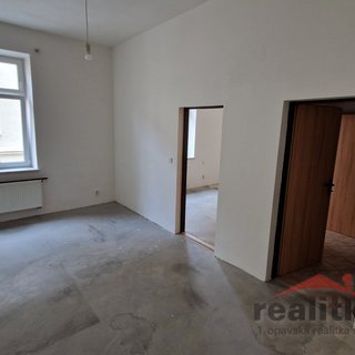 Pronájem bytu 3+1 89 m² Opava, Na Valech