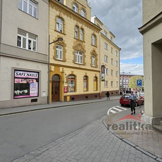 Pronájem bytu 3+1 89 m² Opava, Na Valech