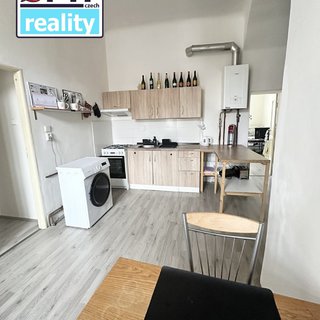 Pronájem bytu 2+1 80 m² Plzeň, Bezručova