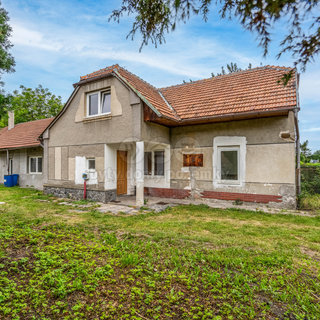 Prodej rodinného domu 483 m² Opolany