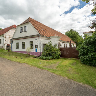 Prodej rodinného domu 200 m² Březno
