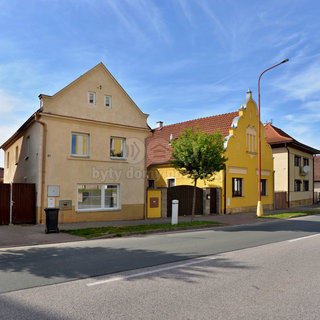 Pronájem rodinného domu 94 m² Smidary, Náměstí Prof. Babáka