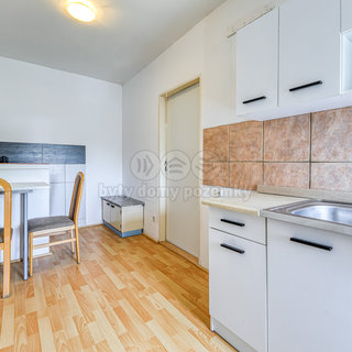 Prodej bytu 1+1 33 m² Karlovy Vary, Závodu míru