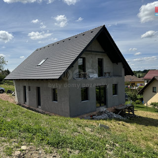 Prodej rodinného domu 180 m² Lužany
