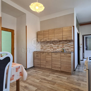Pronájem bytu 2+1 84 m² Ujčov