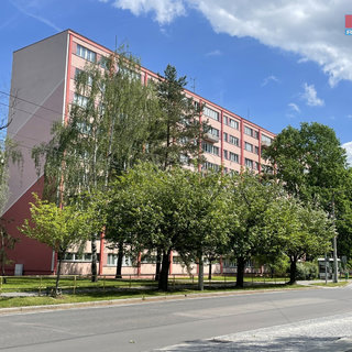 Prodej bytu 1+kk a garzoniéry 30 m² Pardubice, Kosmonautů