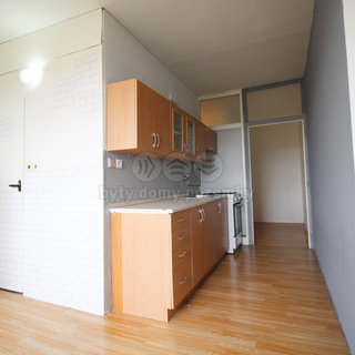 Prodej bytu 3+1 65 m² Karlovy Vary, Vítězná