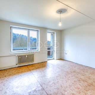 Pronájem bytu 3+1 75 m² Bezvěrov