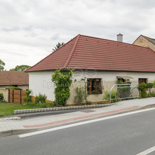 Prodej rodinného domu 90 m² Činěves