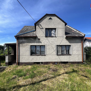 Prodej rodinného domu 140 m² Uhřičice