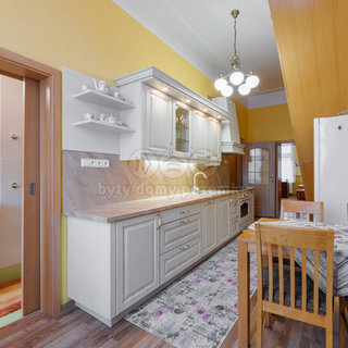 Prodej bytu 3+1 84 m² Karlovy Vary, Svahová