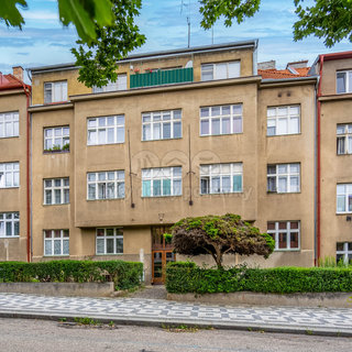 Prodej bytu 2+kk 68 m² Praha, Bílá