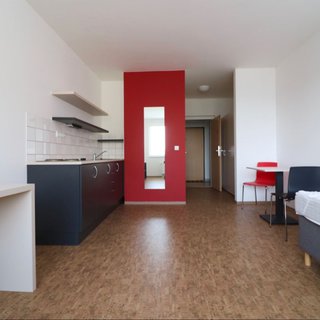 Pronájem bytu 1+kk a garzoniéry 33 m² Praha, Křížová