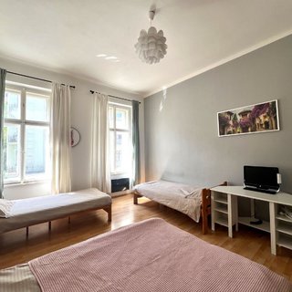 Pronájem bytu 1+1 44 m² Praha, Husitská
