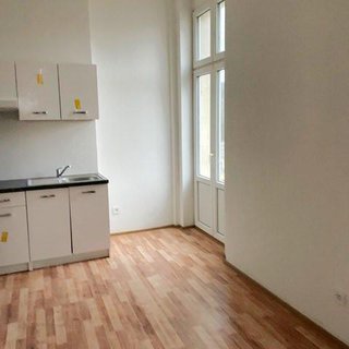 Pronájem bytu 1+kk a garzoniéry 13 m² Praha, Pozdeňská