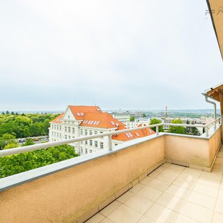 Prodej bytu 1+1 Praha, Hollarovo náměstí