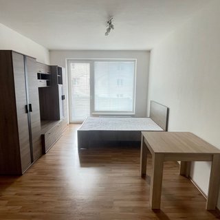 Pronájem bytu 1+kk a garzoniéry 34 m² Hradec Králové, Jana Masaryka