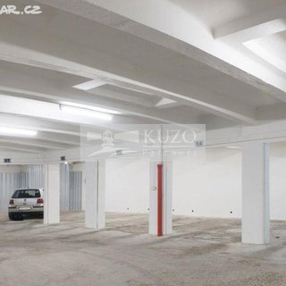 Pronájem parkovacího místa 14 m² Praha, Vítkova