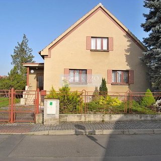 Prodej rodinného domu 196 m² Horní Počaply, 