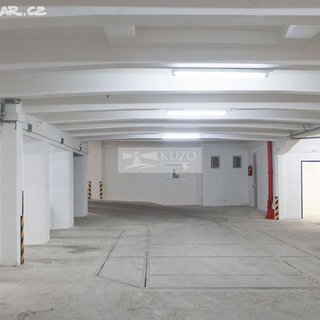 Pronájem parkovacího místa 14 m², 