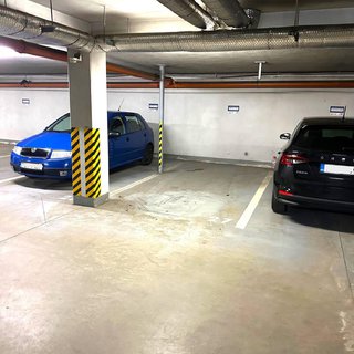 Pronájem parkovacího místa 14 m² Mladá Boleslav, Laurinova