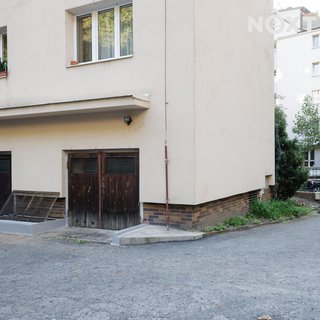 Prodej garáže 17 m² Praha, Podolská