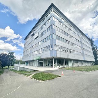 Pronájem kanceláře 63 m² Praha, V olšinách