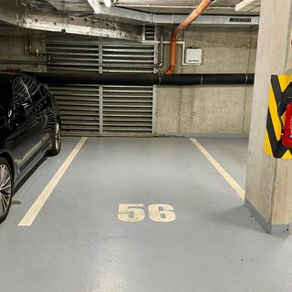 Pronájem parkovacího místa 18 m² Praha, Komunardů