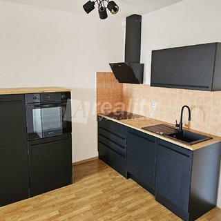 Prodej bytu 1+kk a garsoniéry 35 m² Jihlava, Zimní