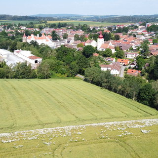 Prodej komerčního pozemku 2 000 m² Červená Řečice