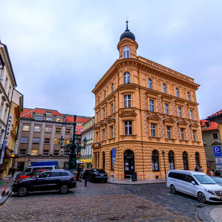 Prodej bytu 4+1 120 m² Praha, Dražického náměstí