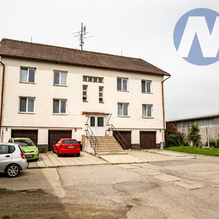 Prodej bytu 1+1 57 m² Hracholusky, 